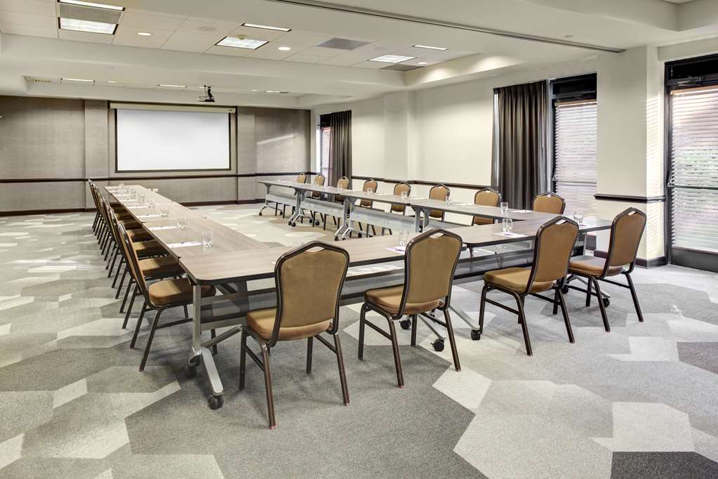  (Meeting room)