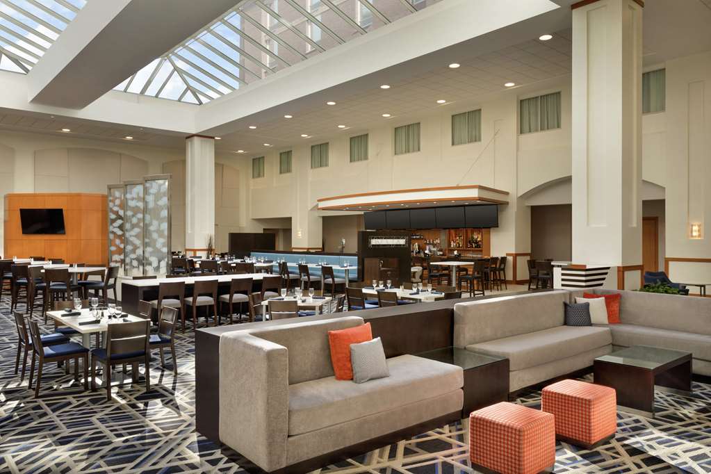  (Lobby view)