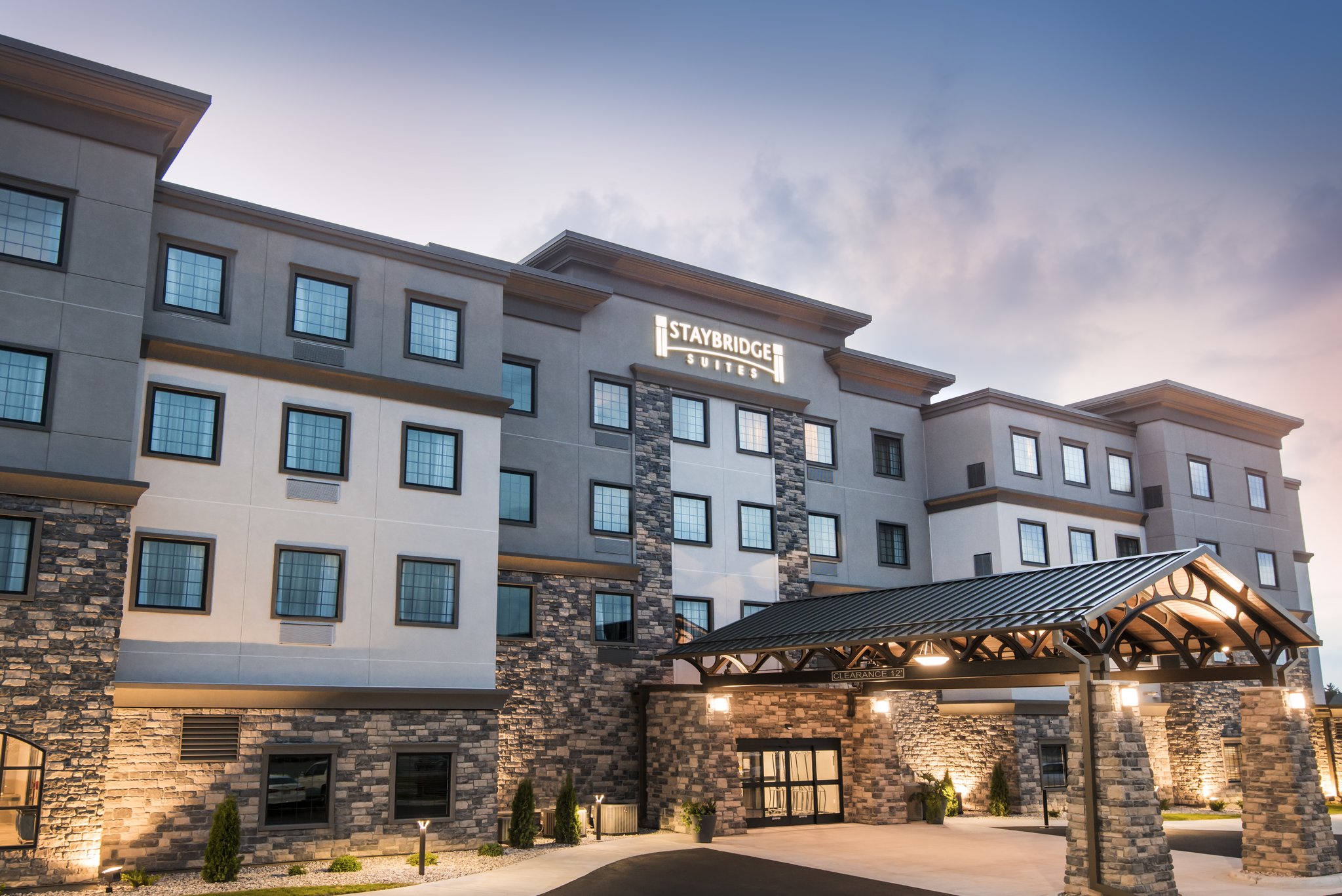 Staybridge Suites Wisconsin Dells - Lake Delton photo 1