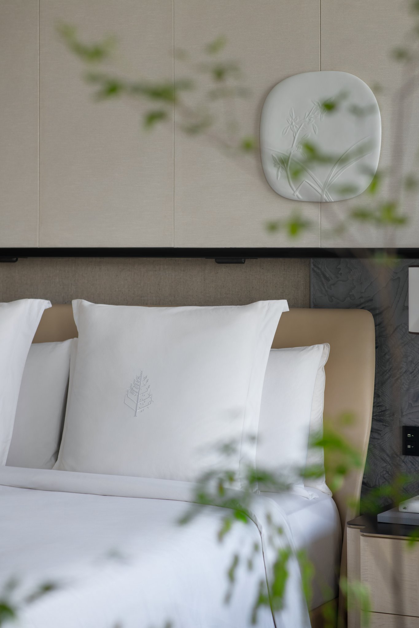 Deluxe Garden-View Room – King