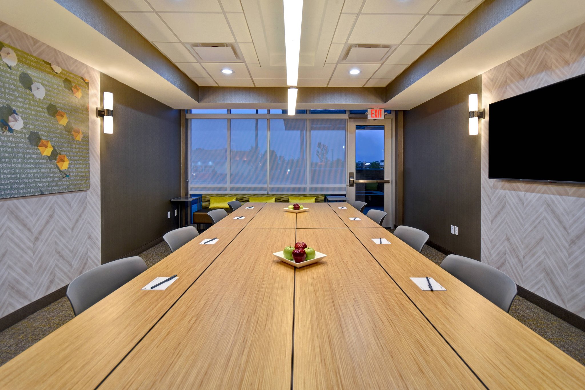  (Meeting room)