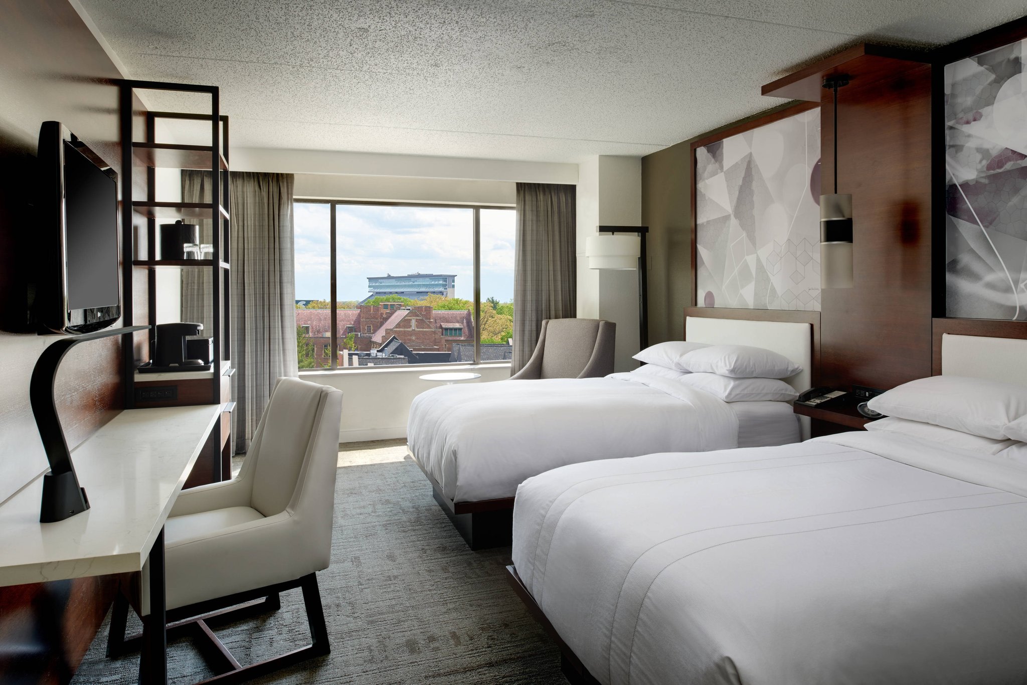  (Guest room)