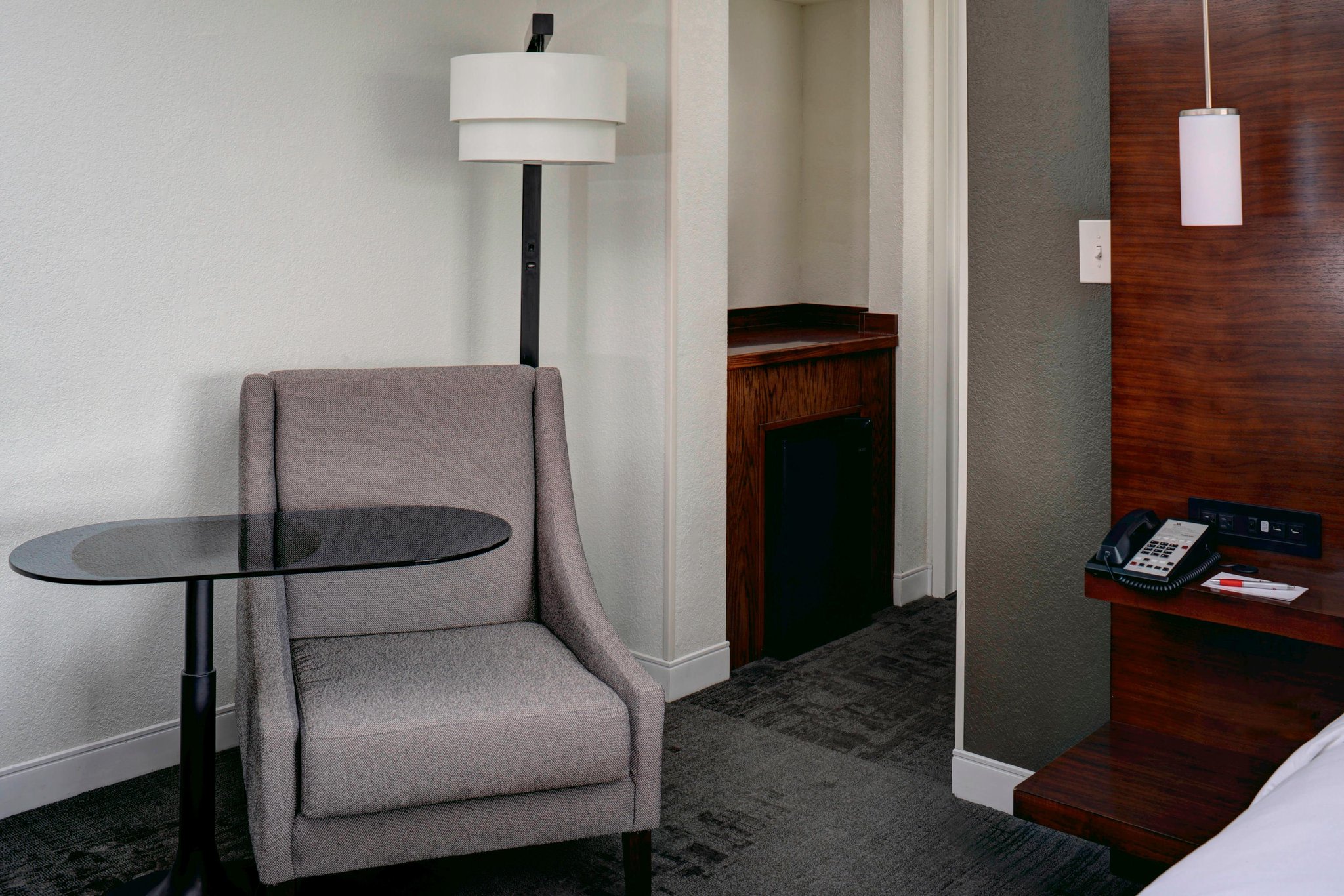  (Guest room)