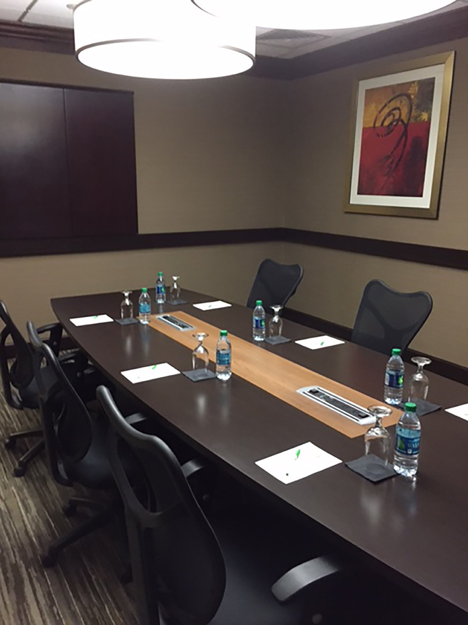  (Meeting room)