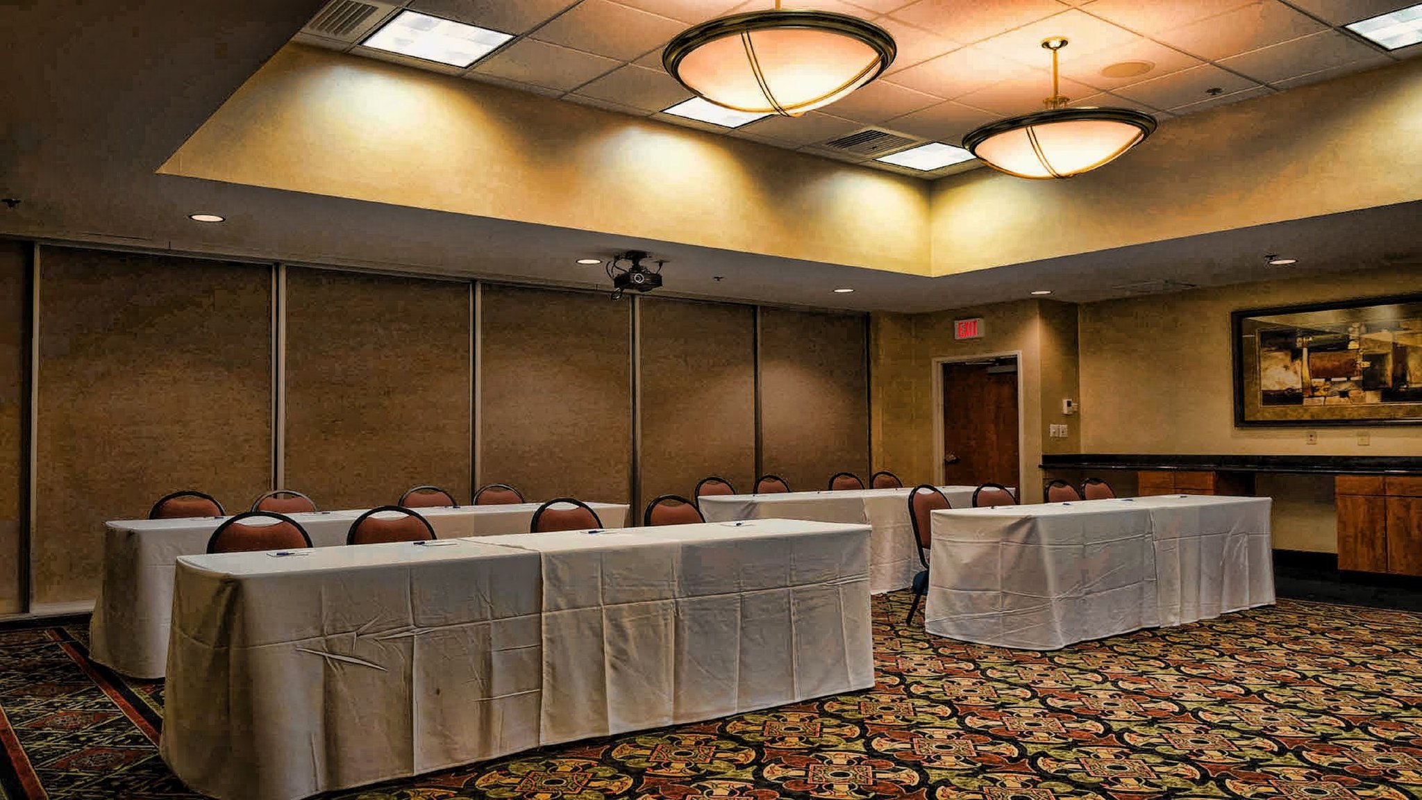  (Meeting room)