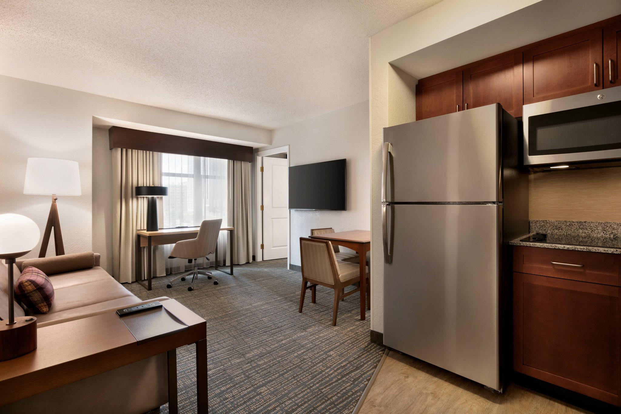  (Guest room)