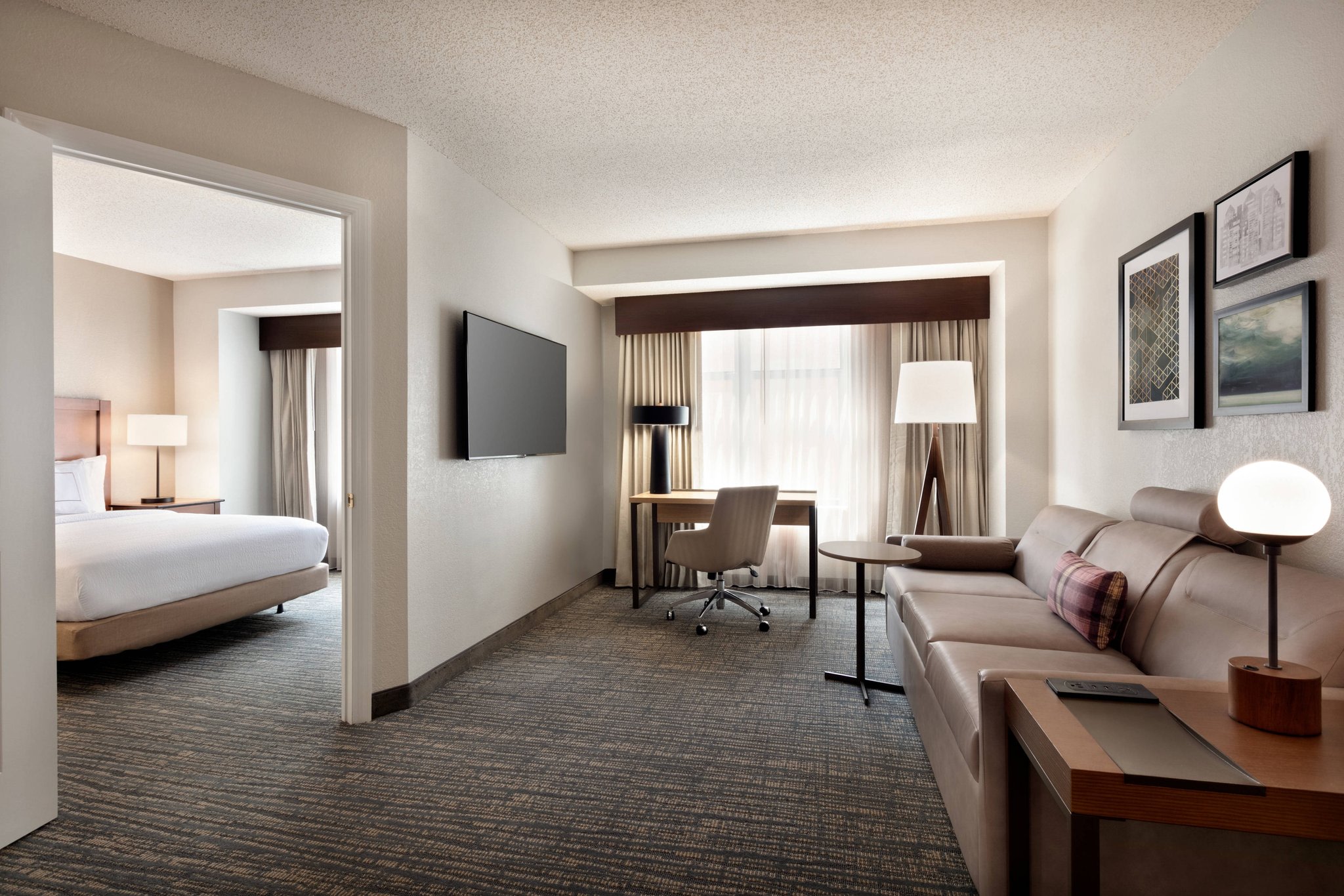  (Guest room)