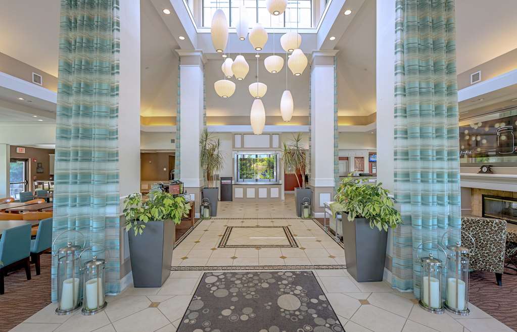  (Lobby view)