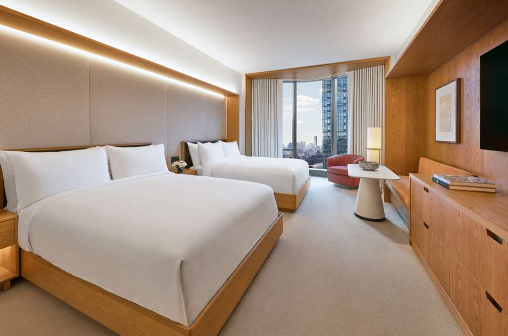  (Guest room)