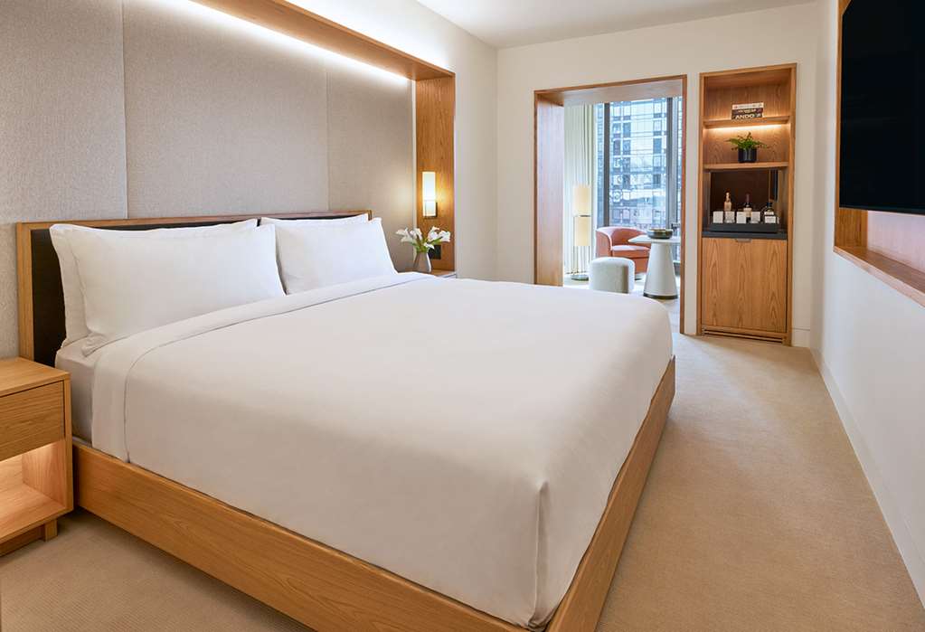  (Guest room)