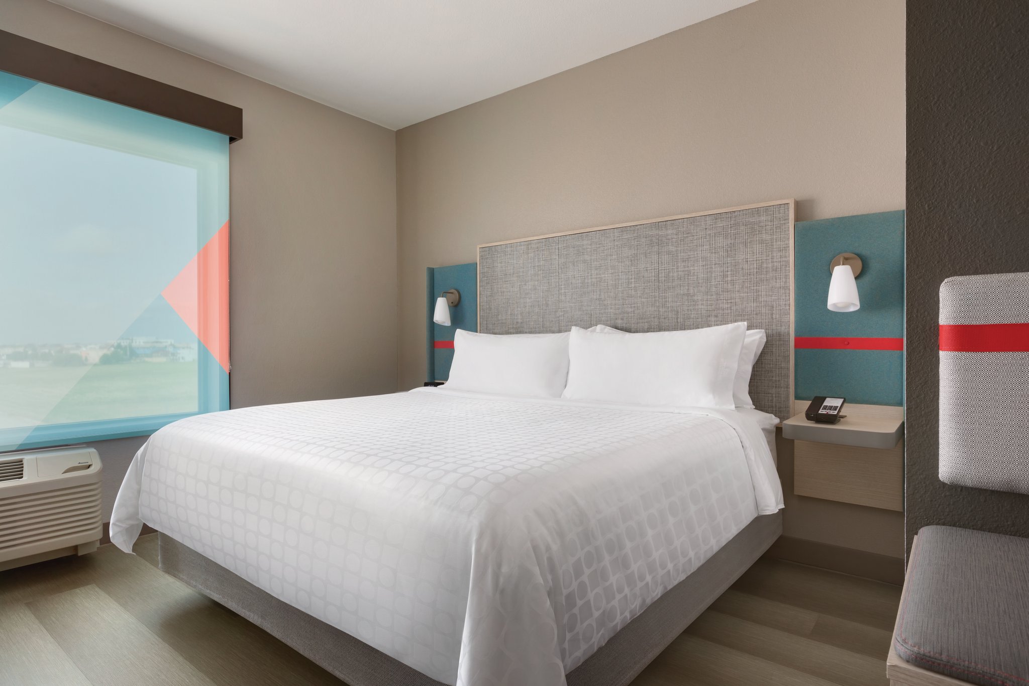  (Guest room)