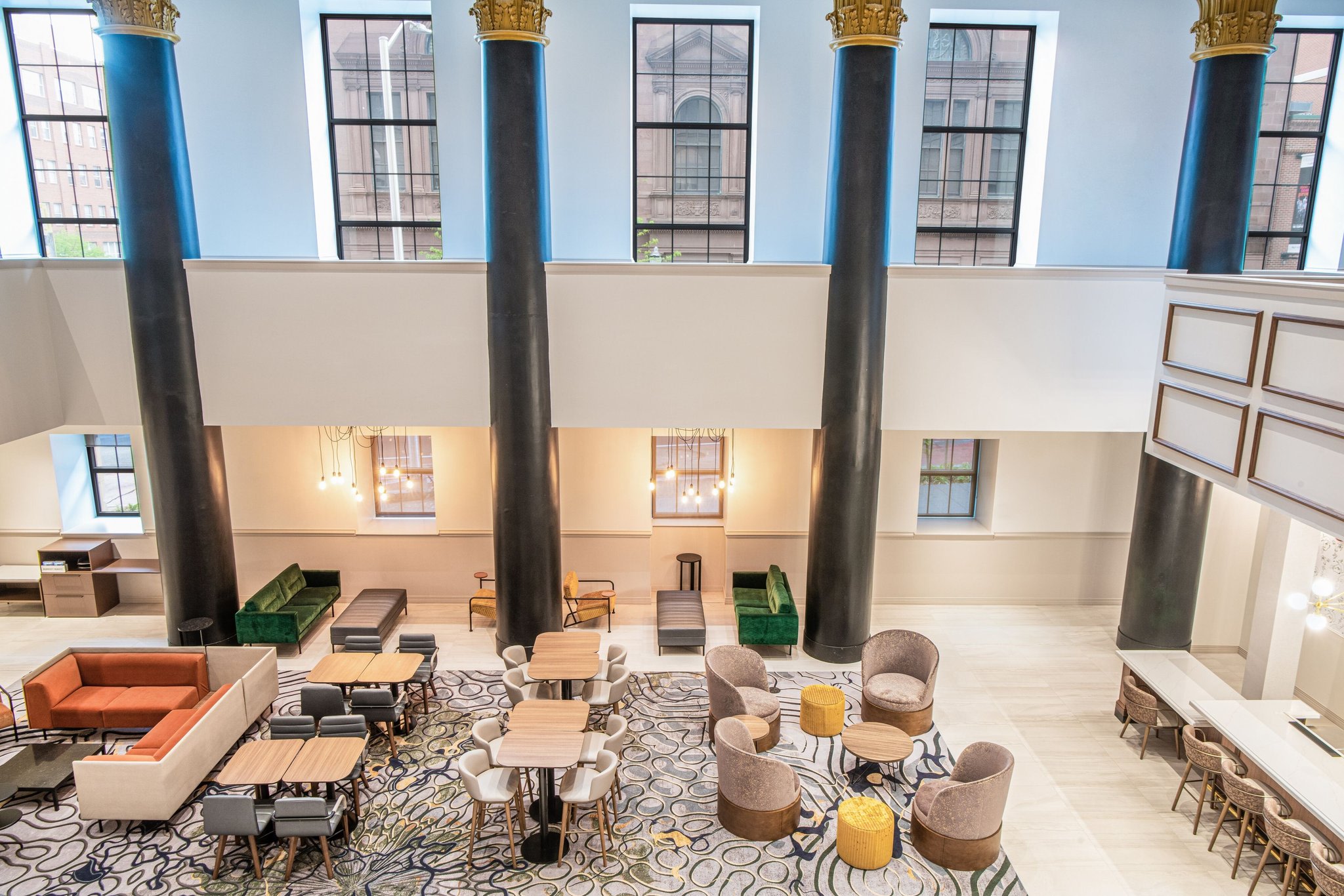  (Lobby view)