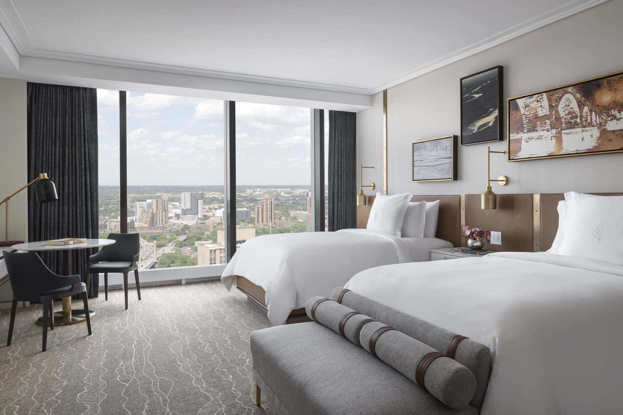 Superior Skyline-View Room – Two Doubles