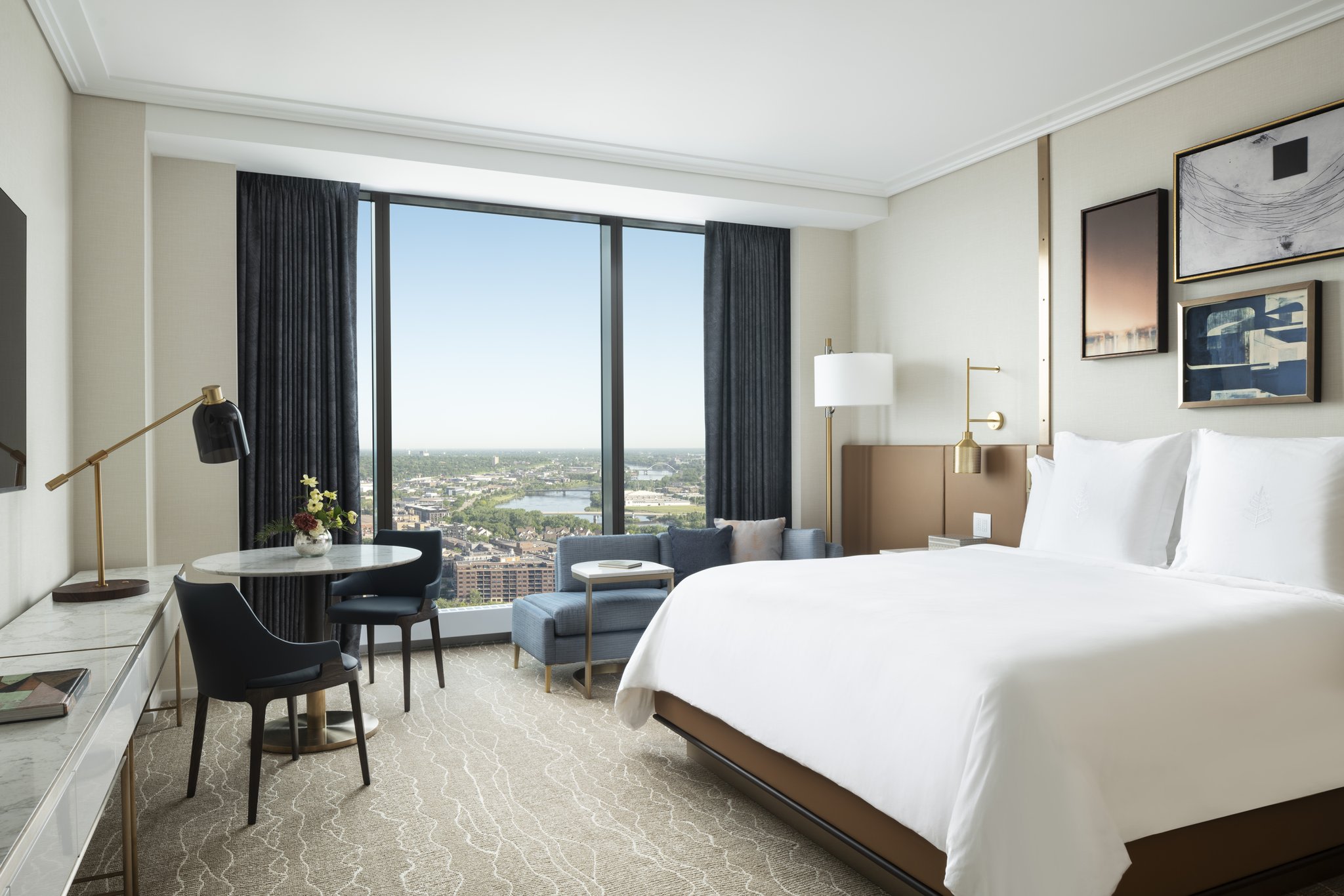 Deluxe River-View Room