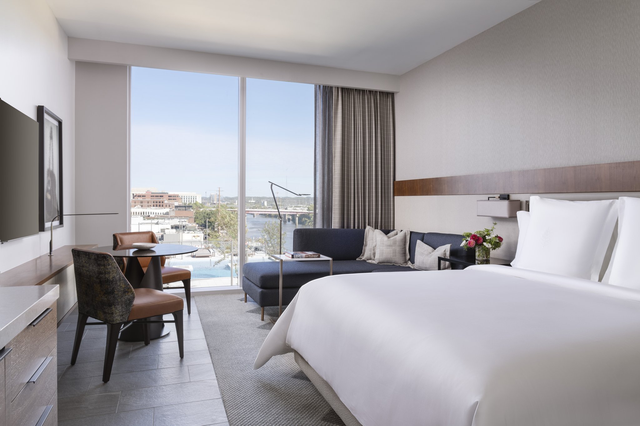 River-View Room – King