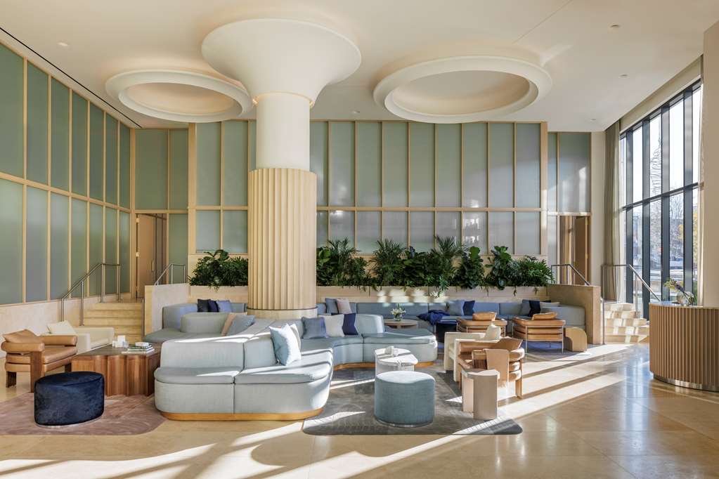  (Lobby view)