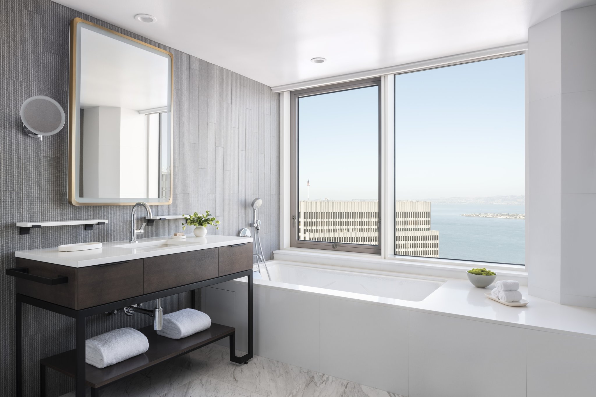Bay-View Studio Suite
