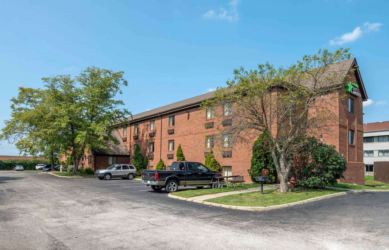 Mainstay Suites Indianapolis Northwest - College Park photo 1