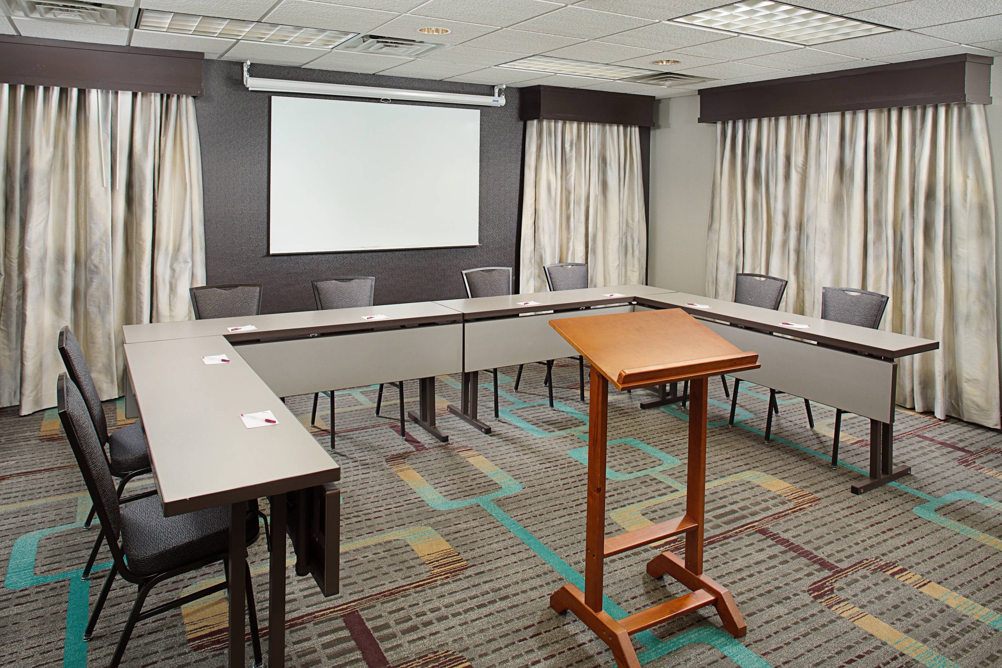  (Meeting room)