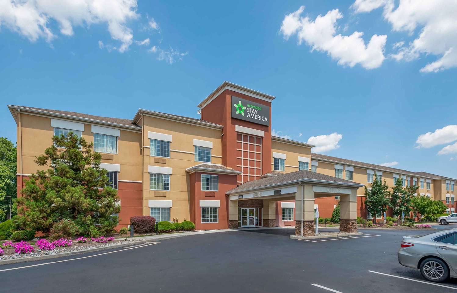 Extended Stay America Suites - Newark - Woodbridge photo 1