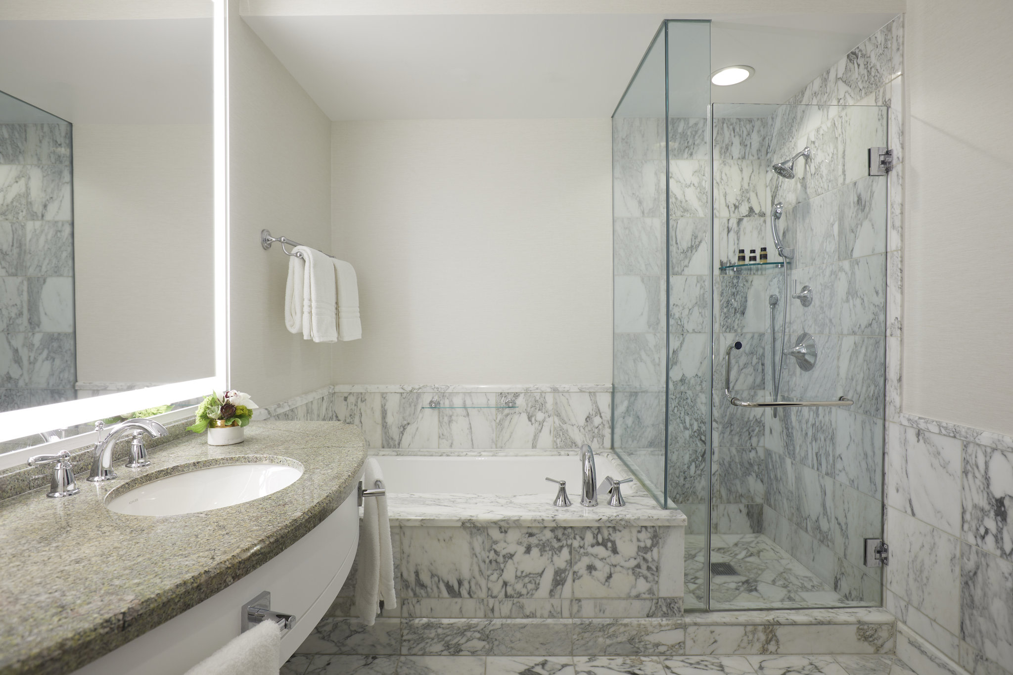 Signature Balcony Room – King