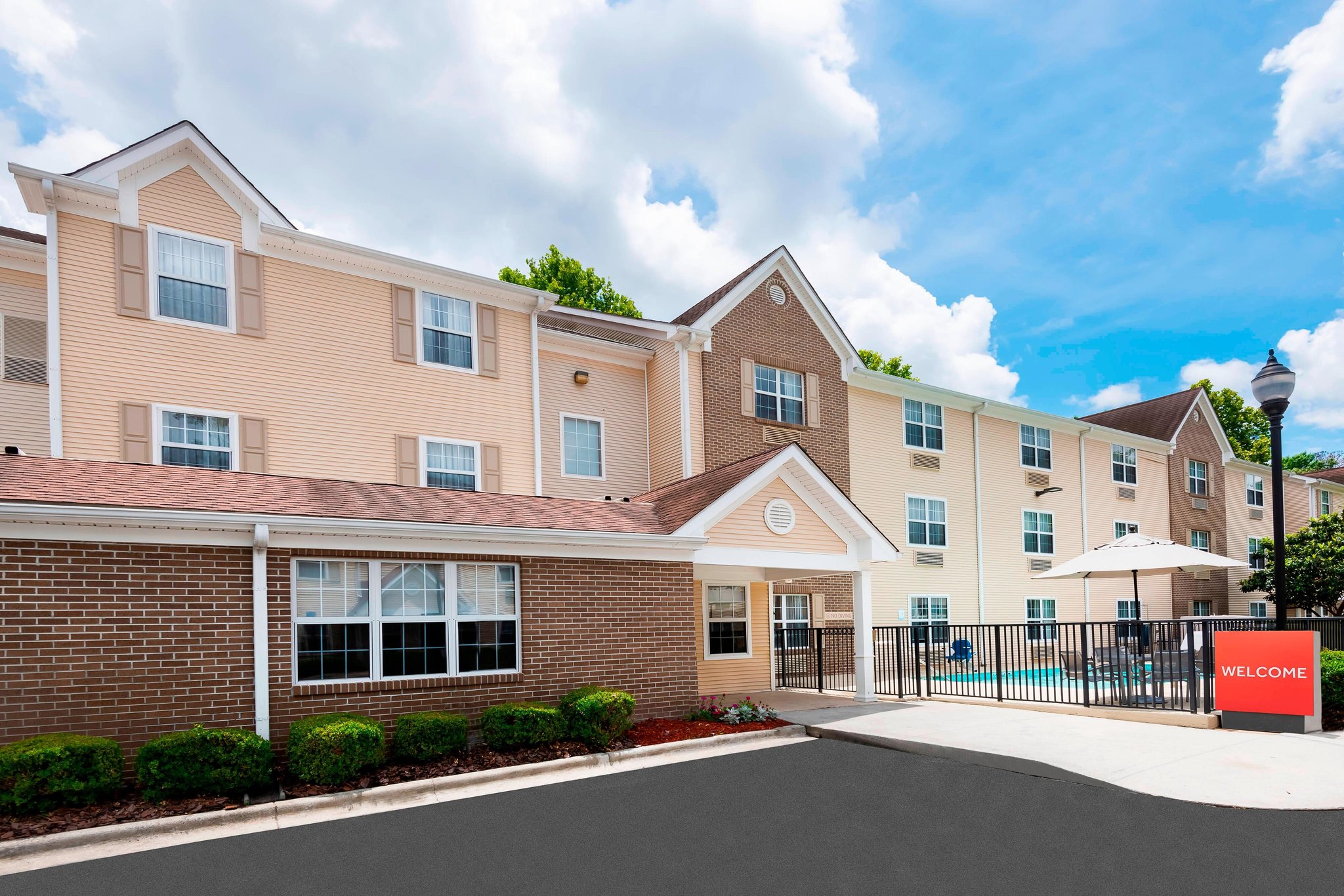 Towneplace Suites By Marriott Savannah Midtown photo 1