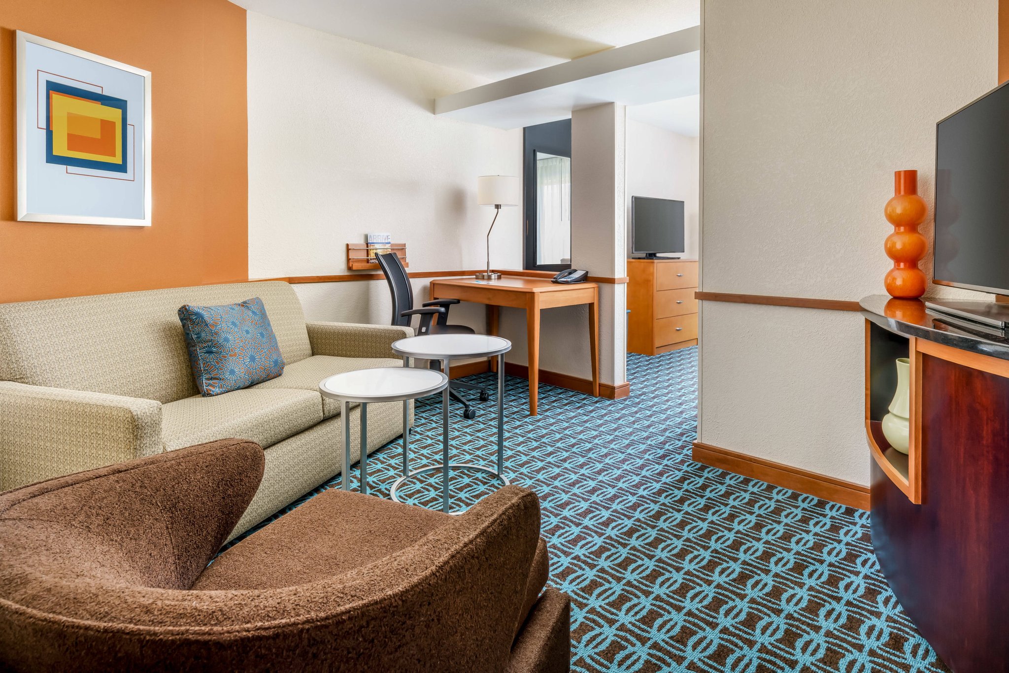  (Guest room)