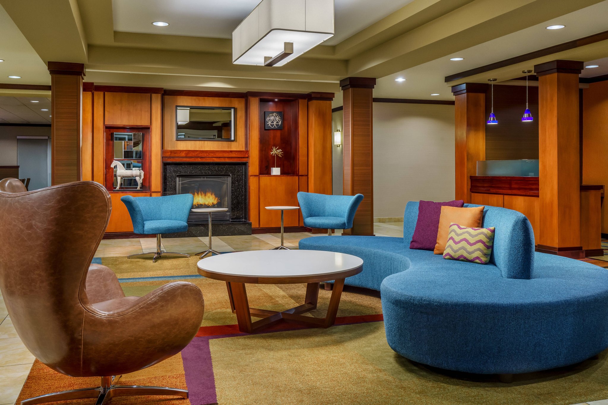  (Lobby view)