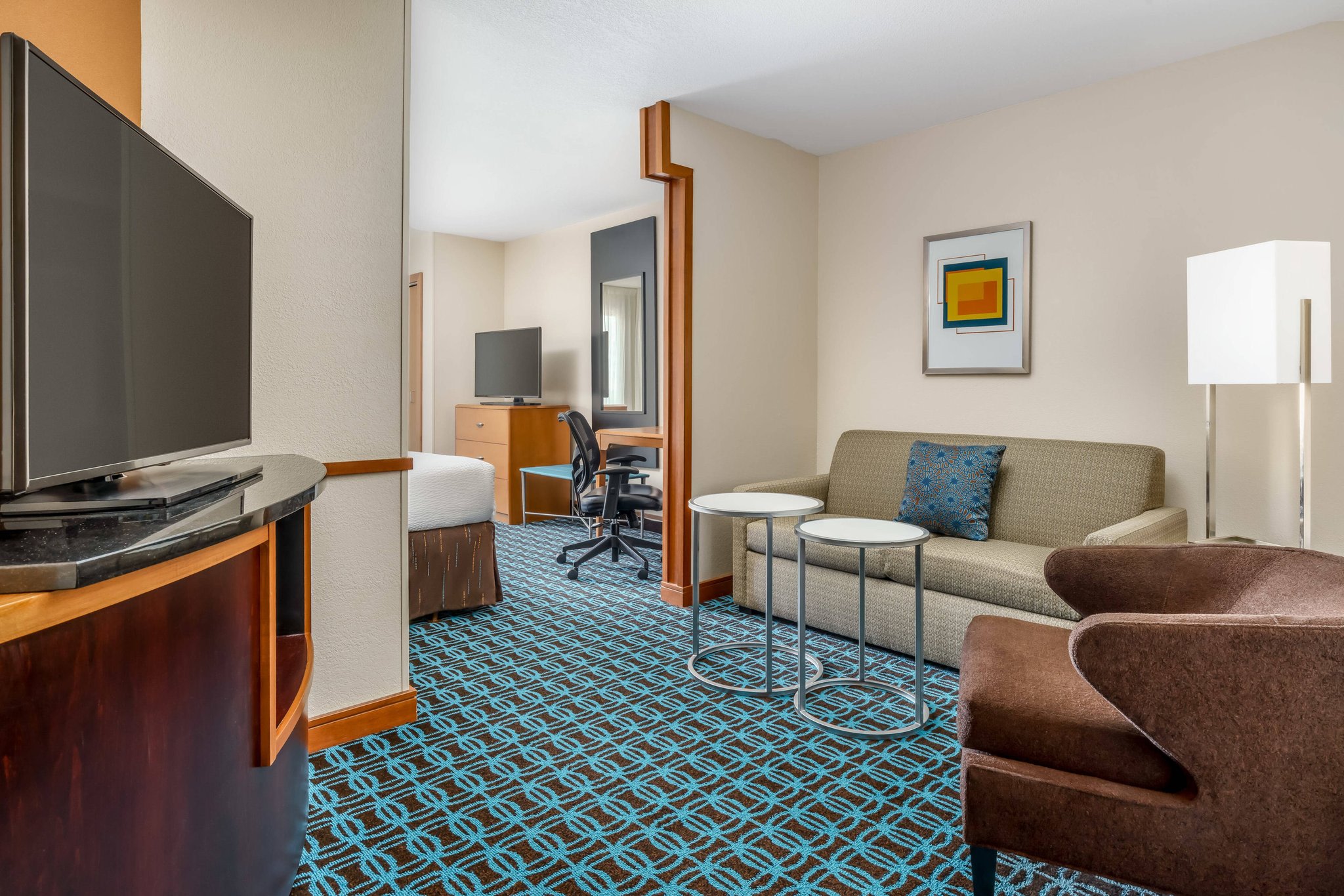  (Guest room)