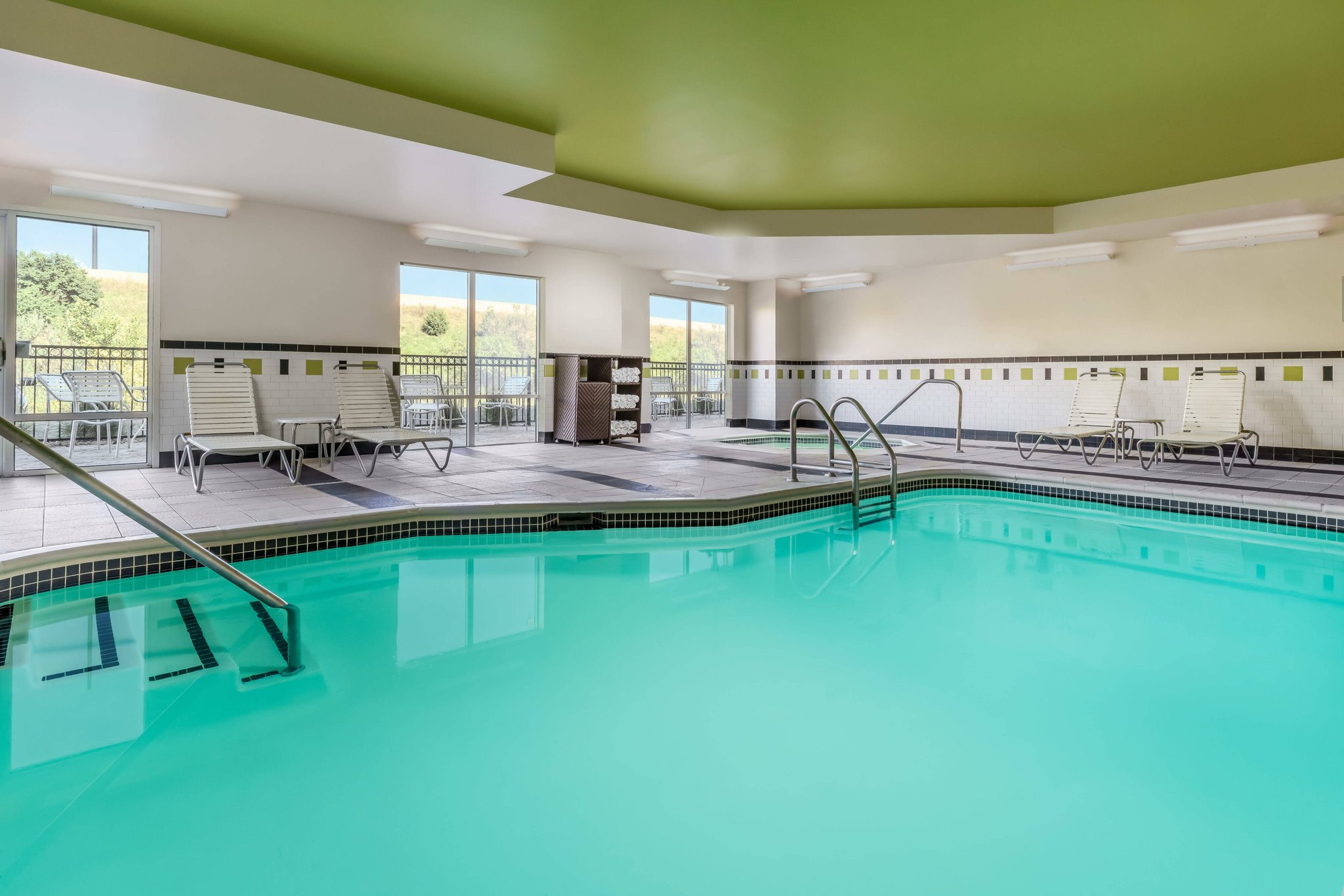  (Pool view)