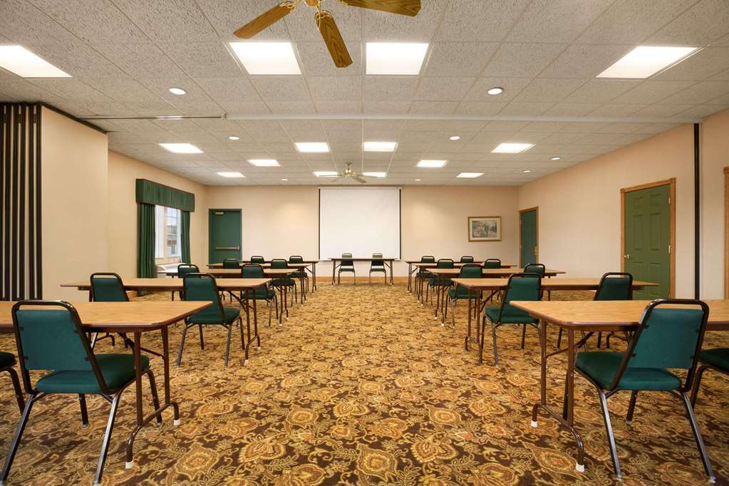  (Meeting room)