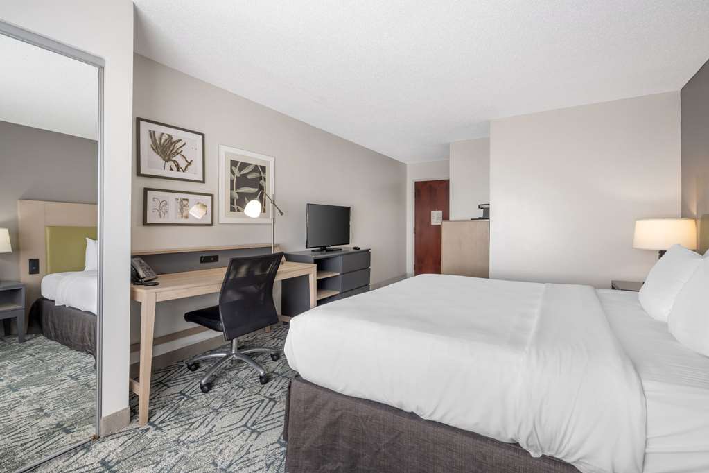  (Guest room)