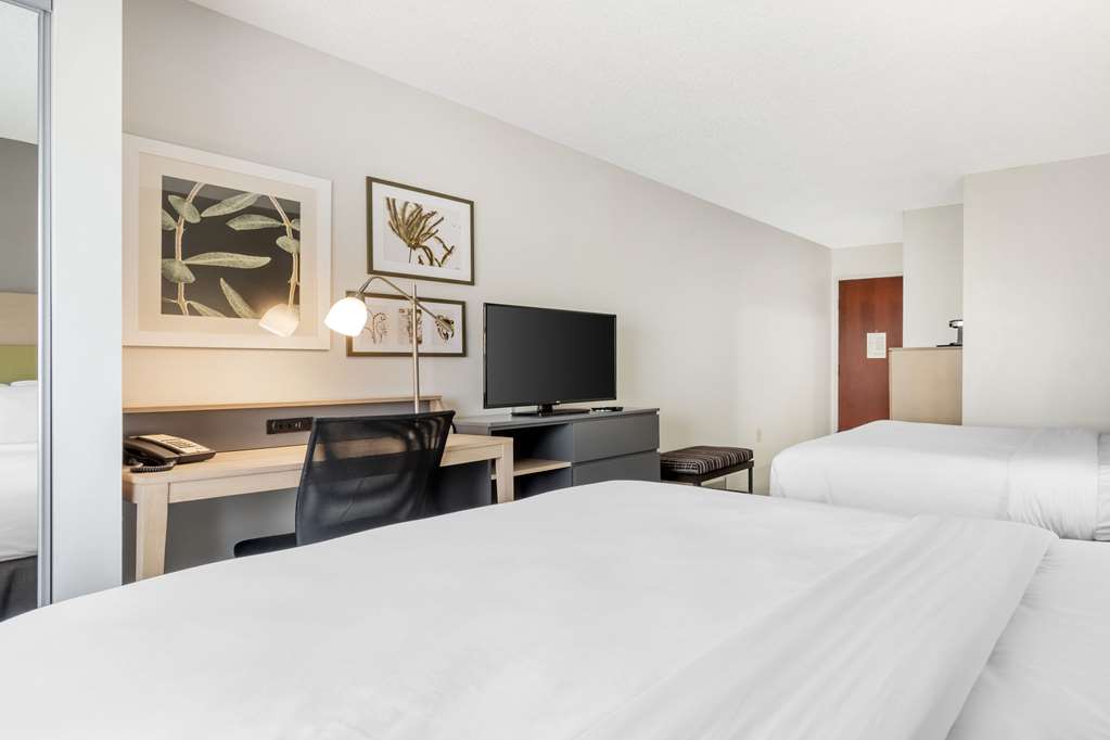  (Guest room)