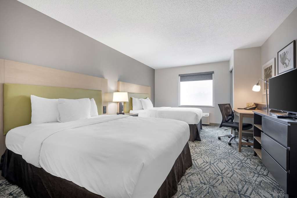  (Guest room)