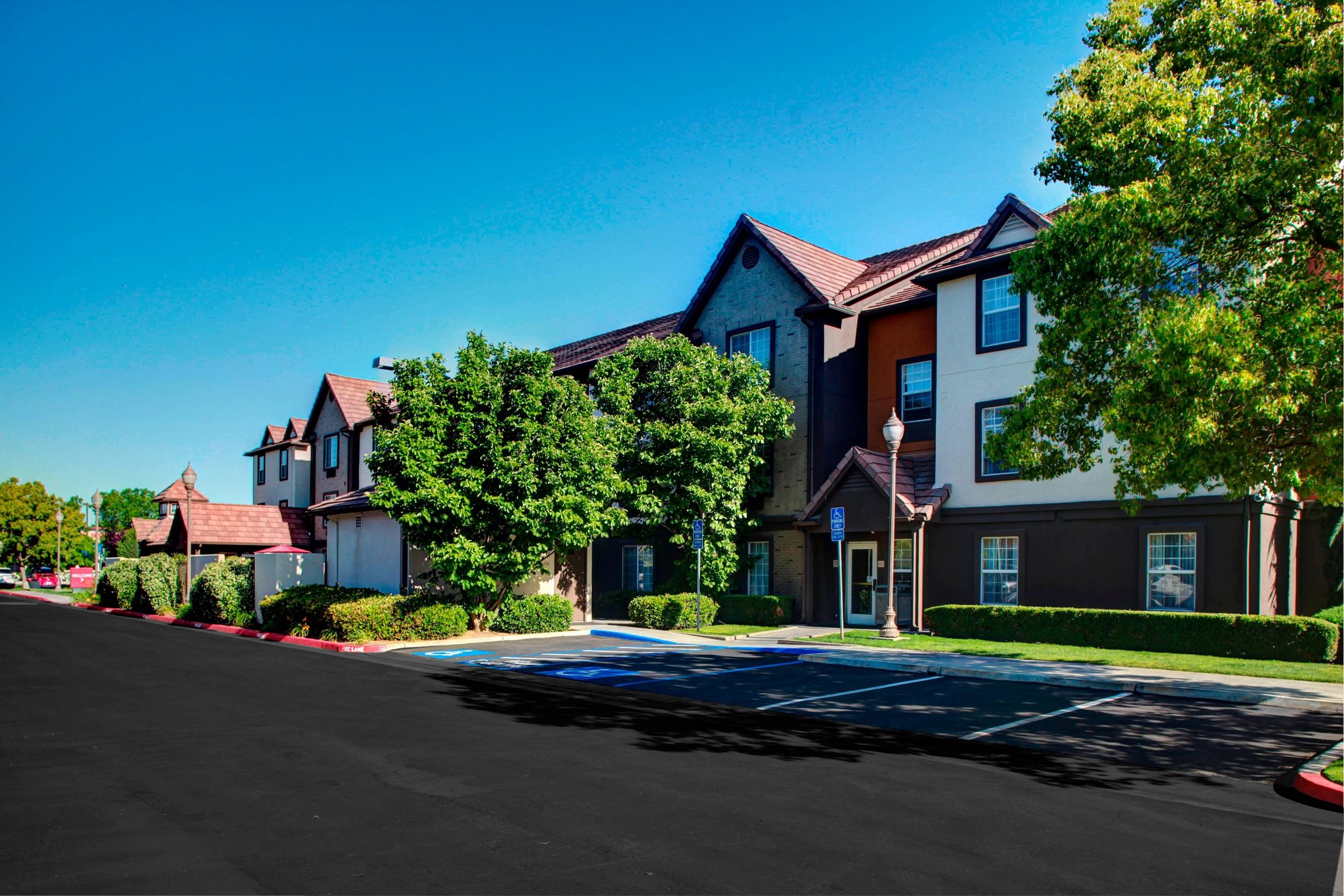 Towneplace Suites By Marriott Fresno photo 1