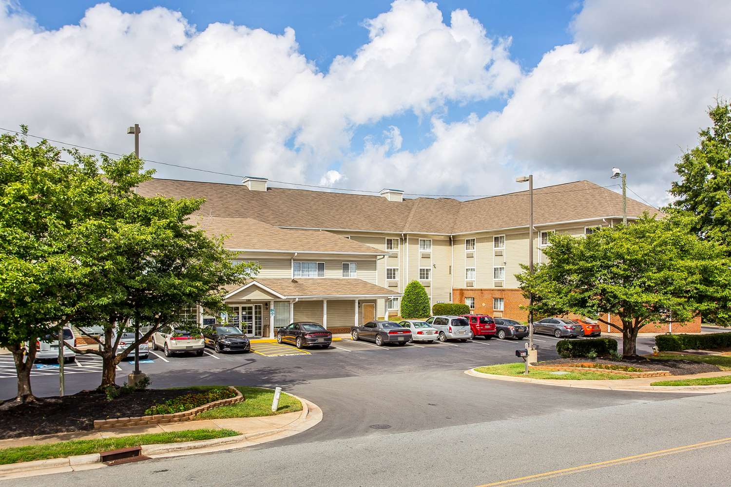 Suburban Studios Near University Of North Carolina-charlotte photo 1