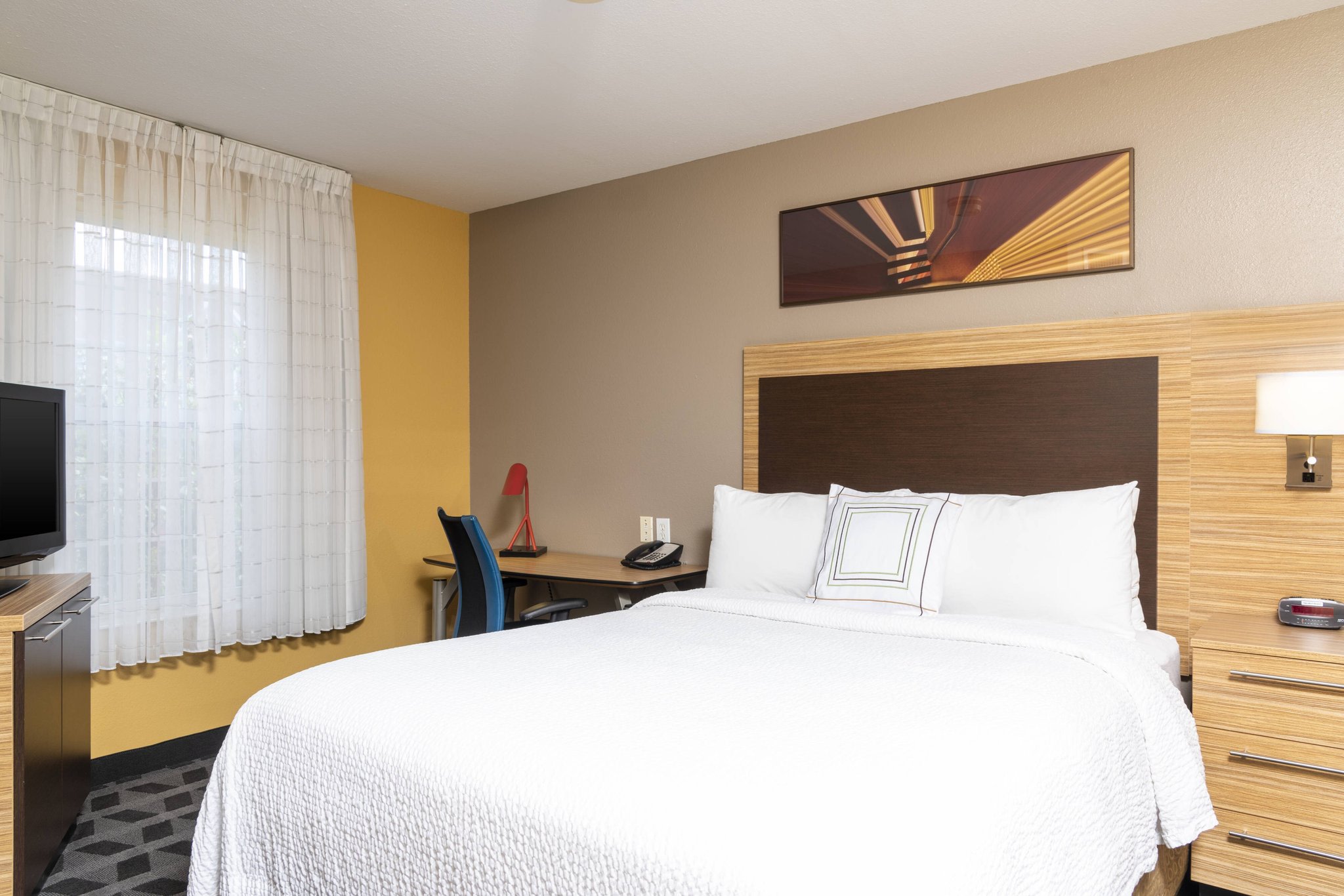  (Guest room)