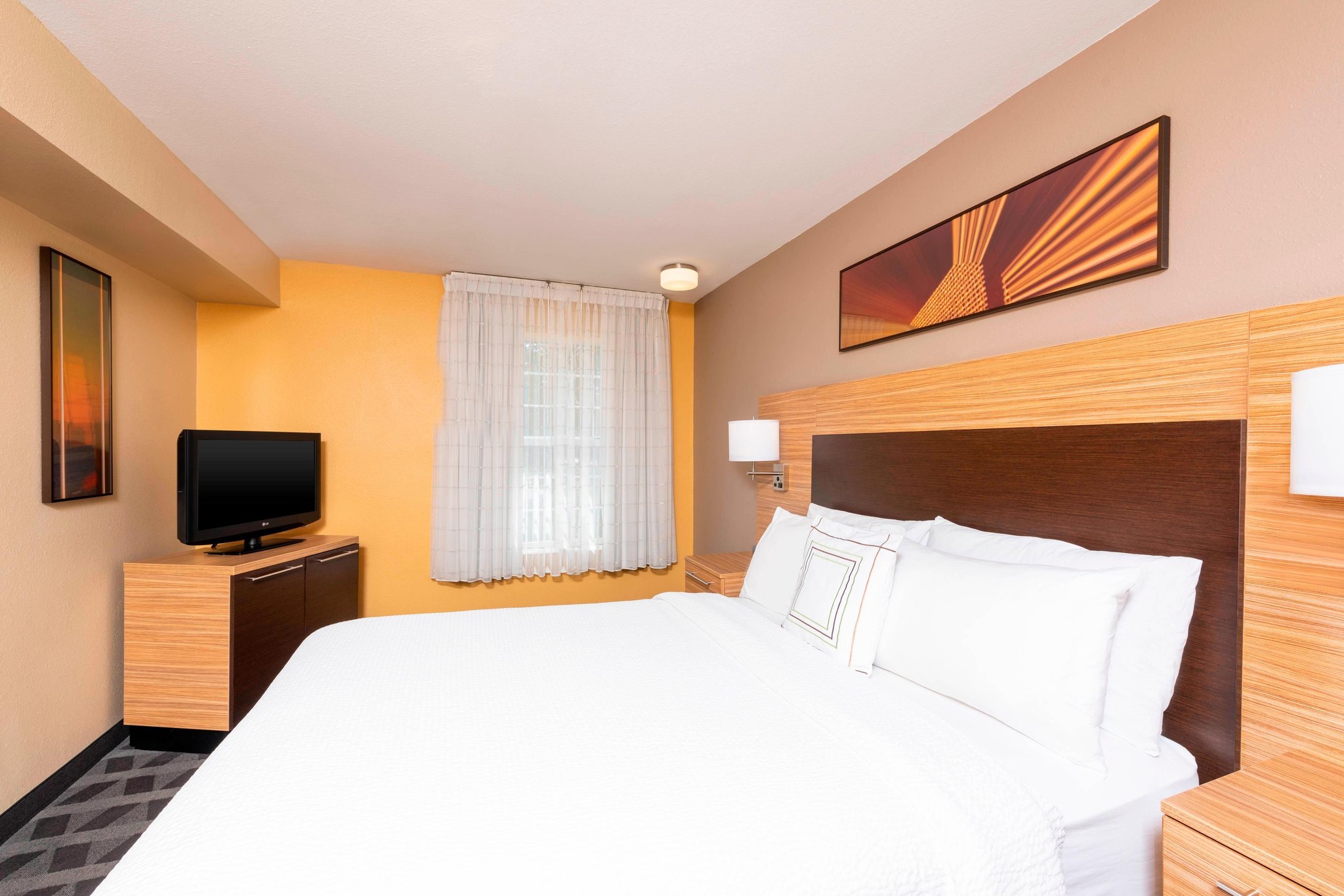  (Guest room)
