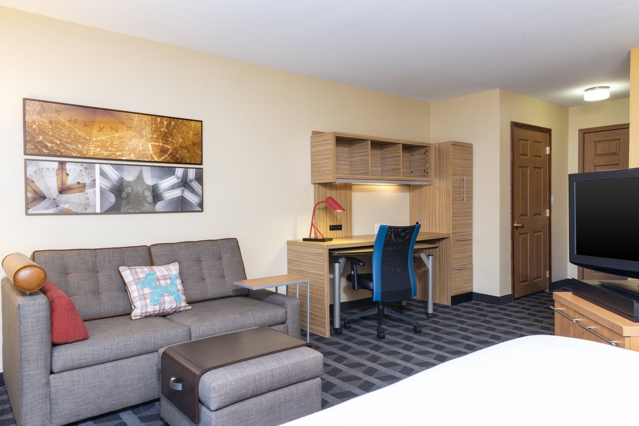  (Guest room)