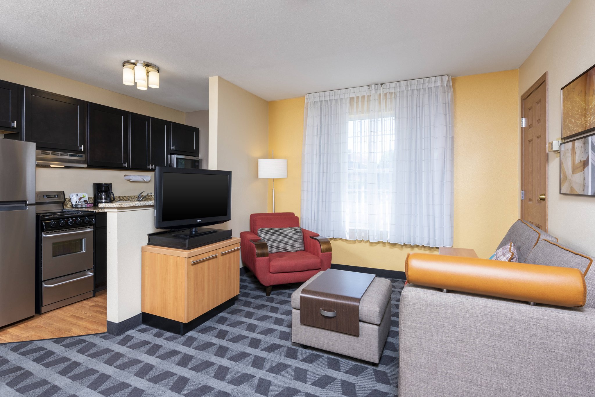  (Guest room)