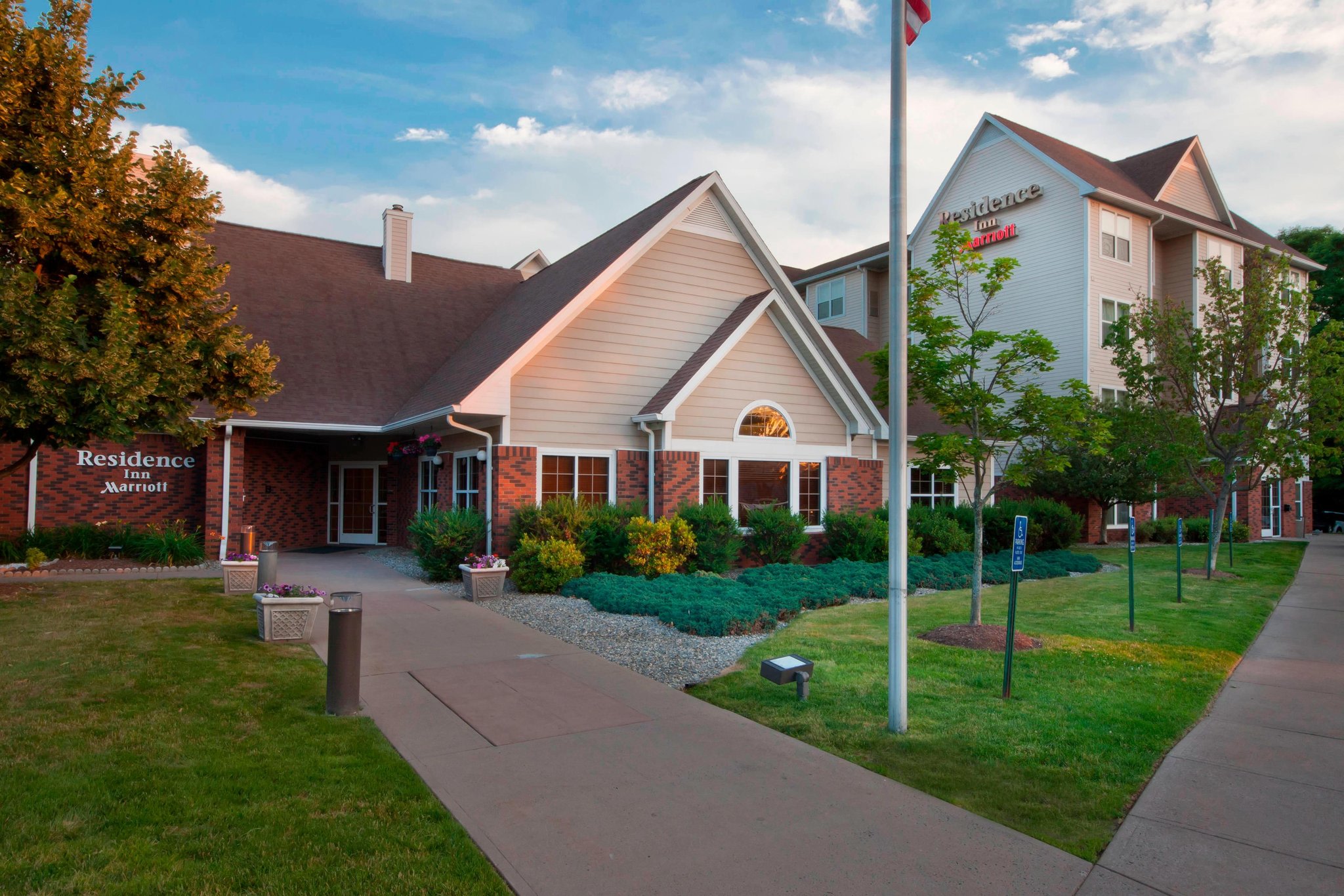Residence Inn By Marriott West Springfield photo 1