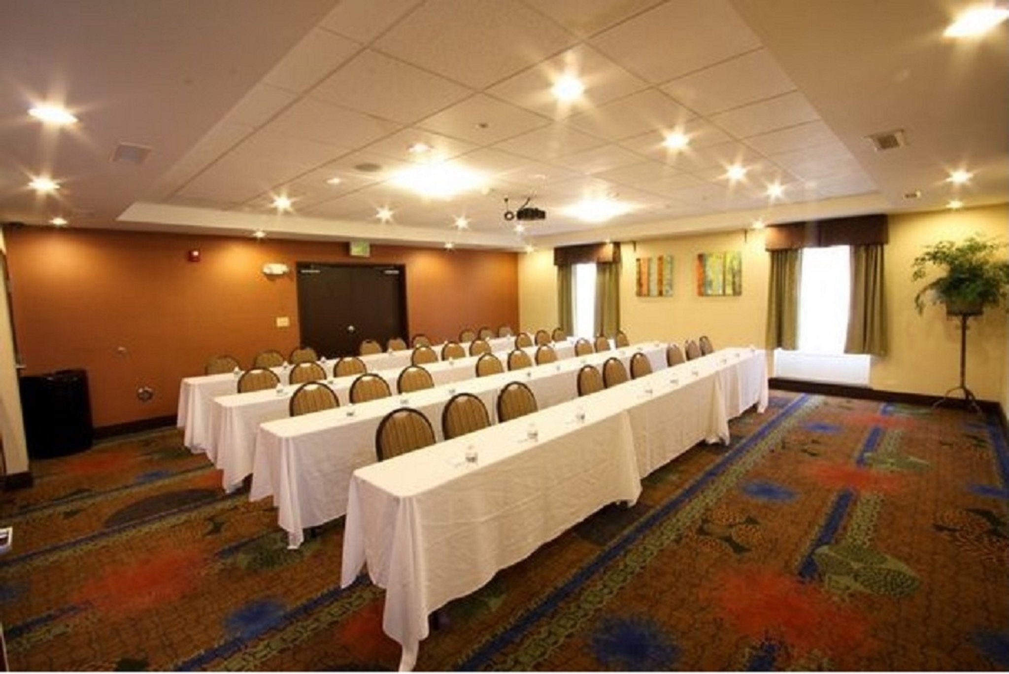  (Meeting room)