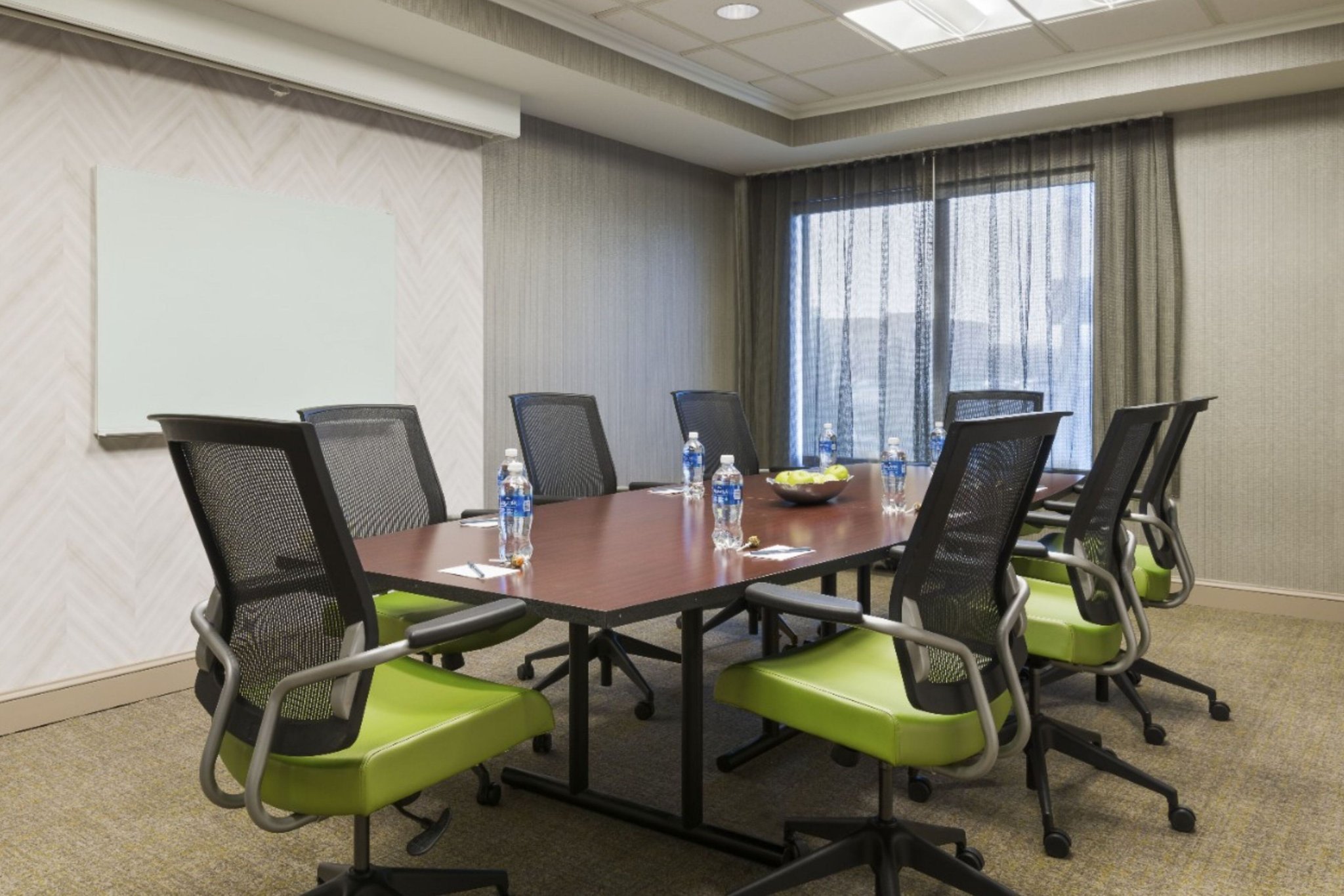  (Meeting room)