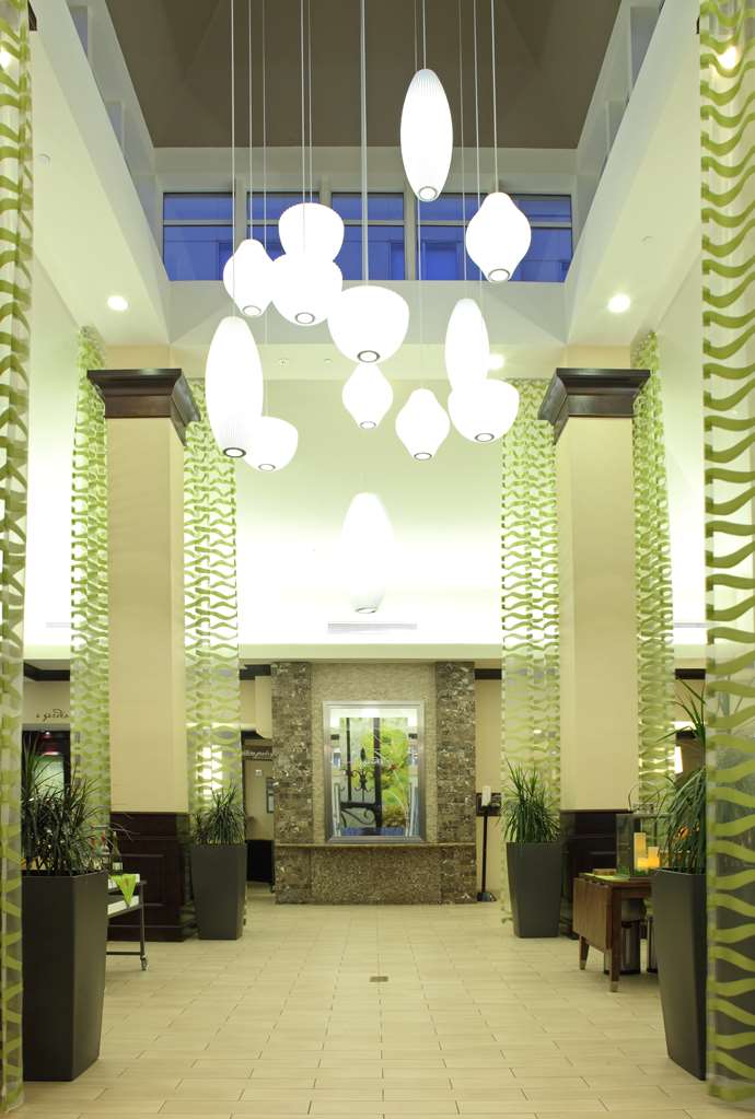  (Lobby view)