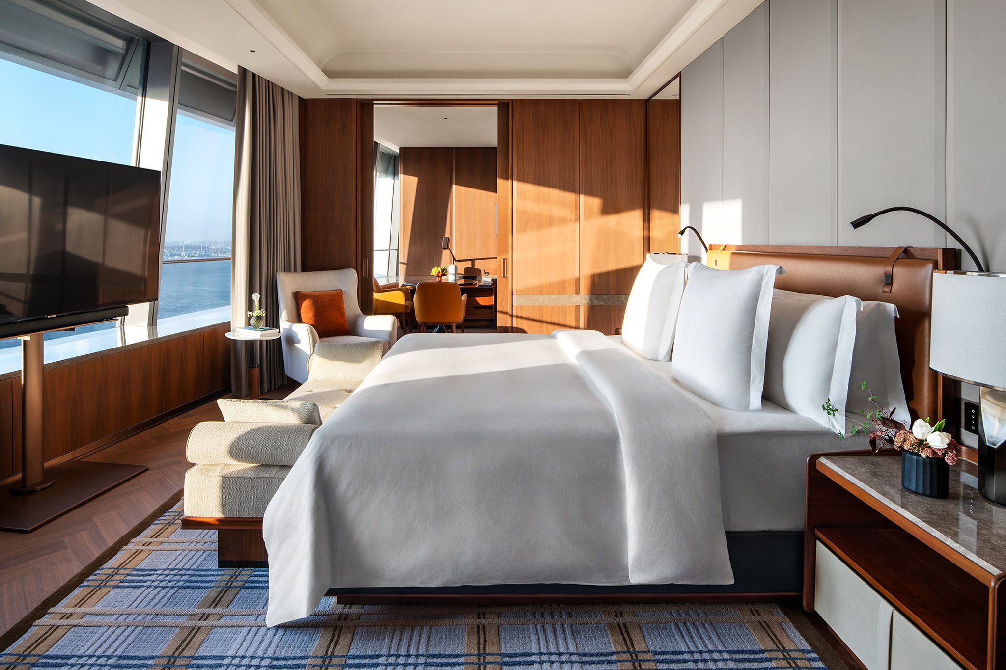 Executive Ocean-View Suite