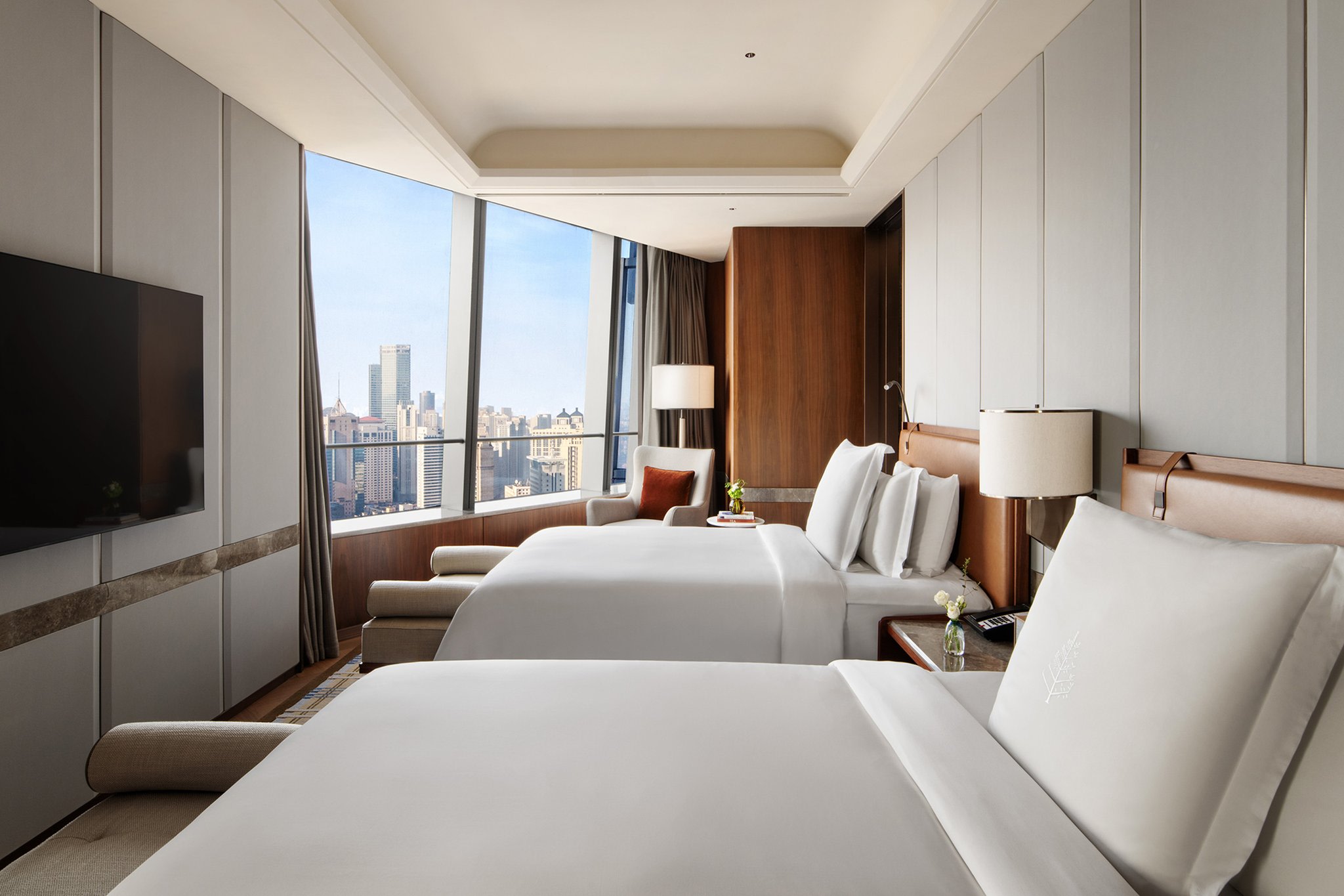 Executive City-View Suite – Two Twins