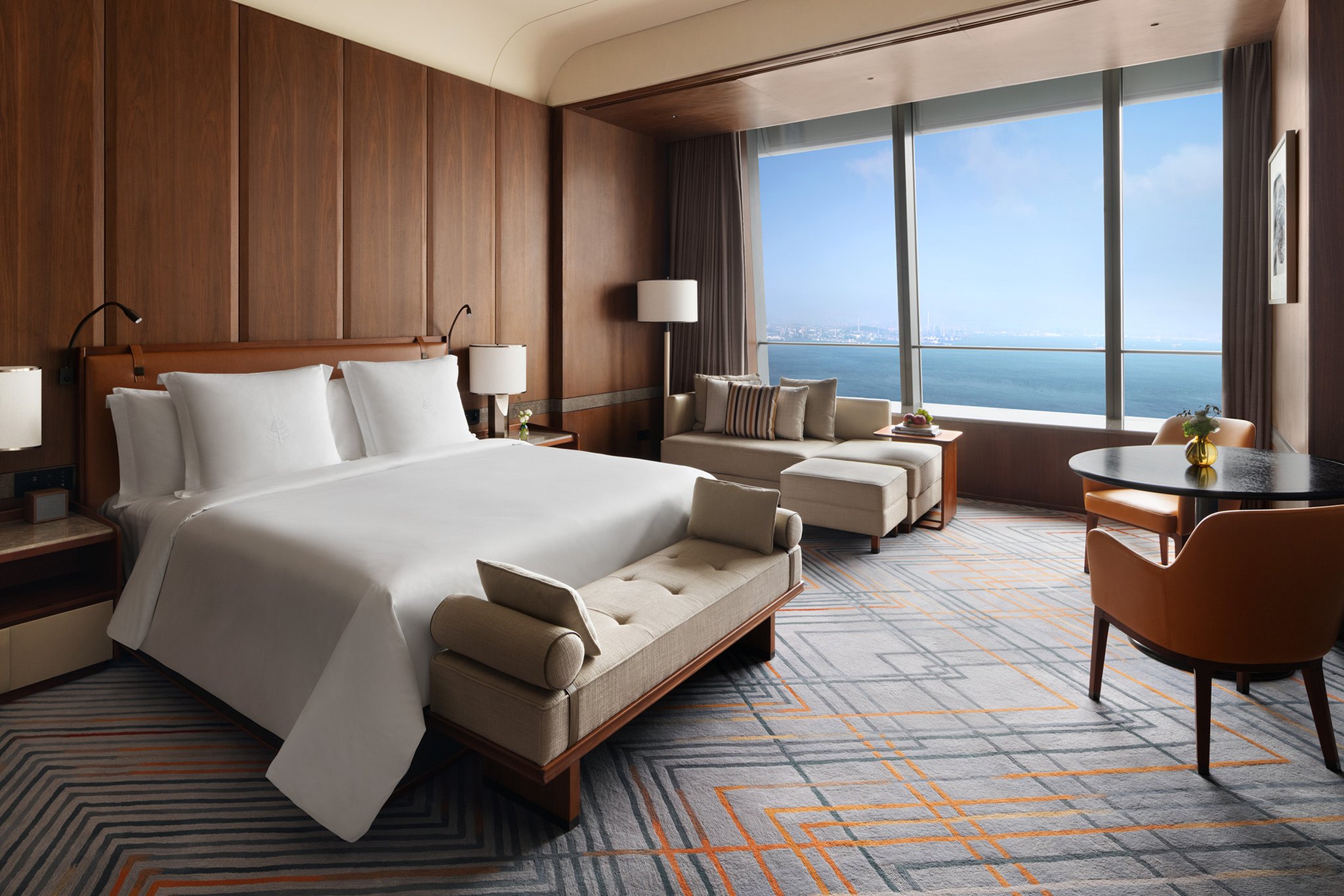 Ocean-View Club Room – King