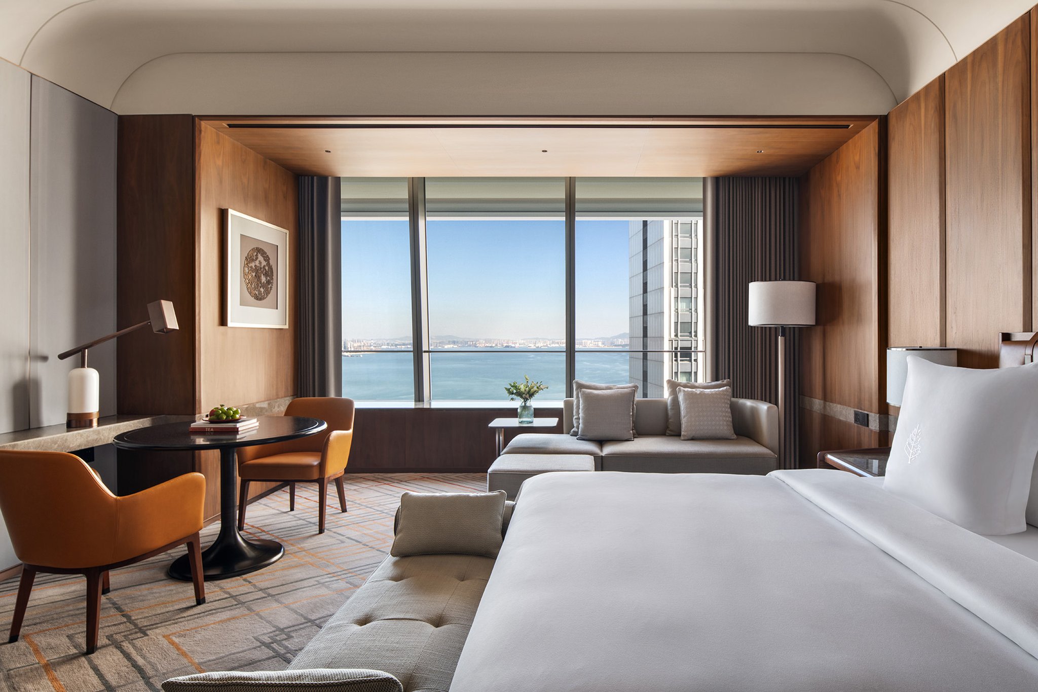 Deluxe Ocean-View Room – King