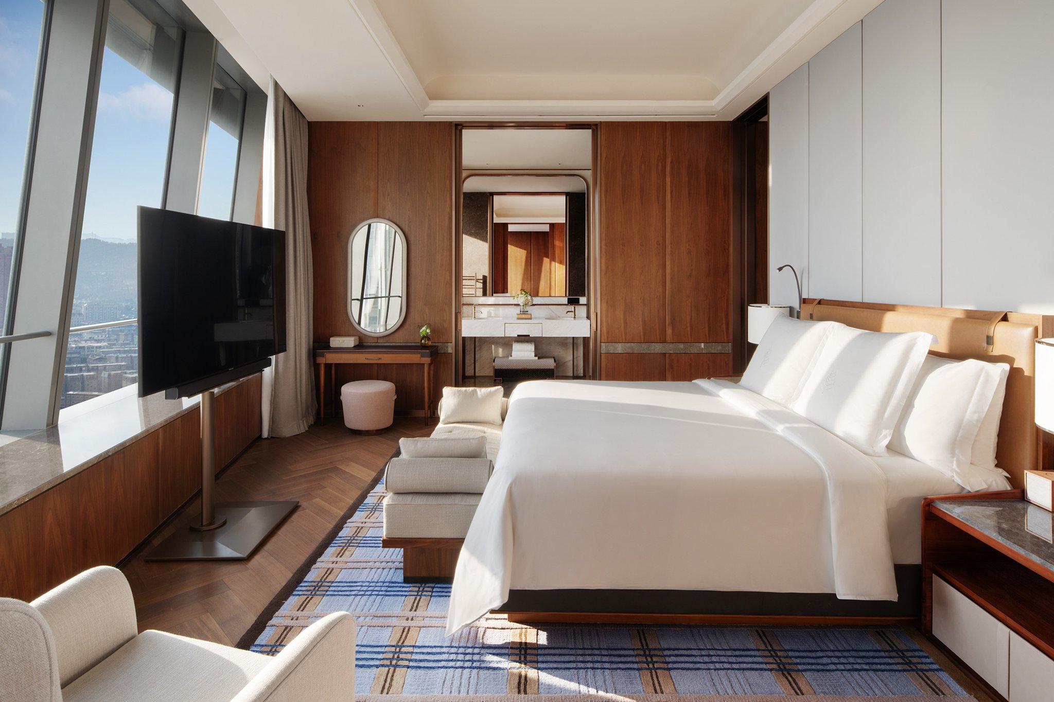 Executive City-View Suite – King