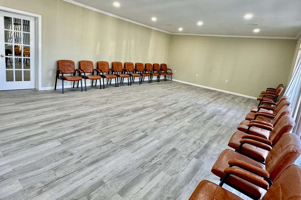  (Meeting room)